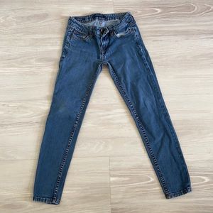 Vigoss Studios - The Jagger Skinny Crop